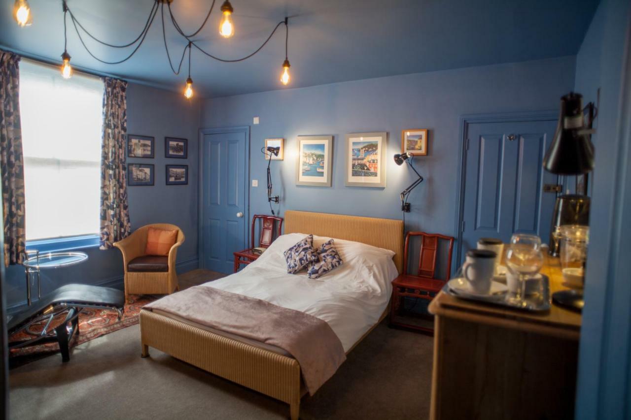 Hill View House Bed and Breakfast Dartmouth Exteriör bild