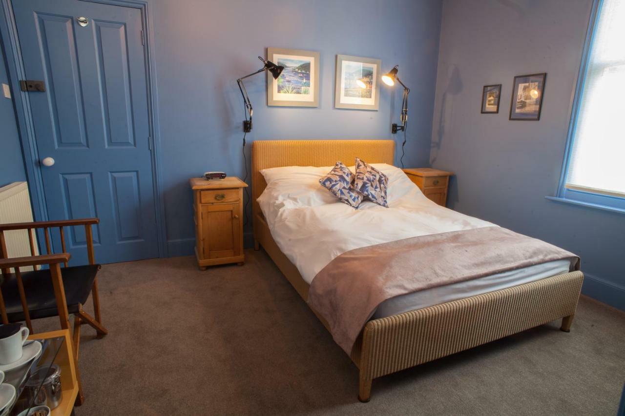Hill View House Bed and Breakfast Dartmouth Exteriör bild