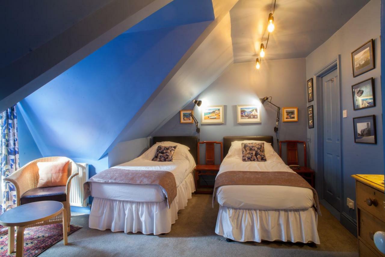 Hill View House Bed and Breakfast Dartmouth Exteriör bild