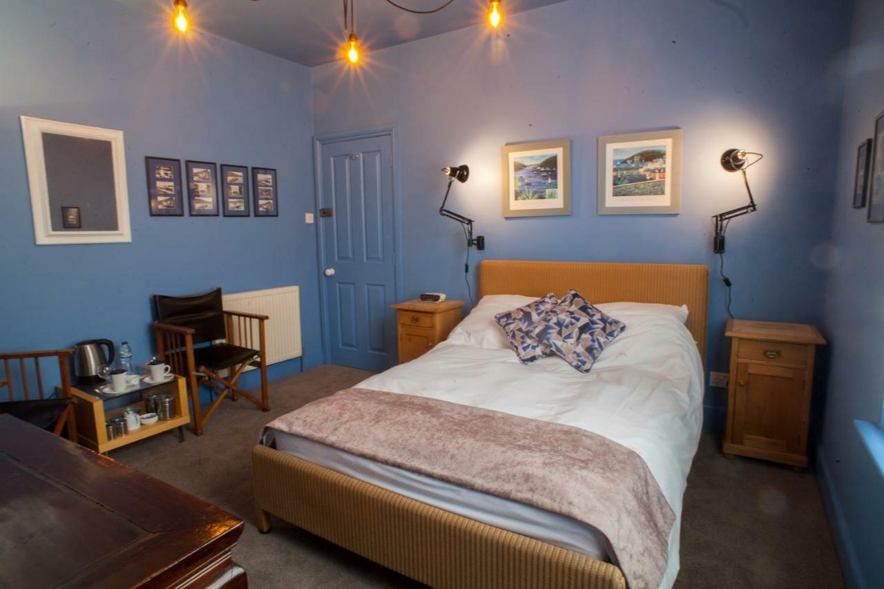 Hill View House Bed and Breakfast Dartmouth Exteriör bild