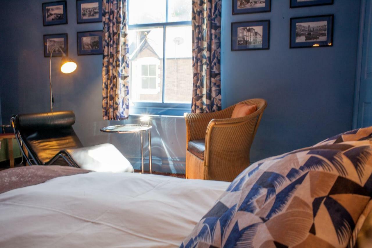 Hill View House Bed and Breakfast Dartmouth Exteriör bild