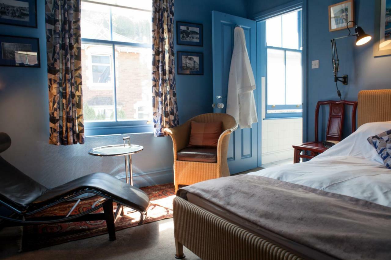 Hill View House Bed and Breakfast Dartmouth Exteriör bild