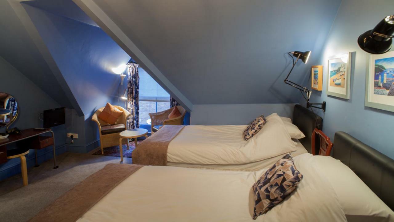 Hill View House Bed and Breakfast Dartmouth Exteriör bild