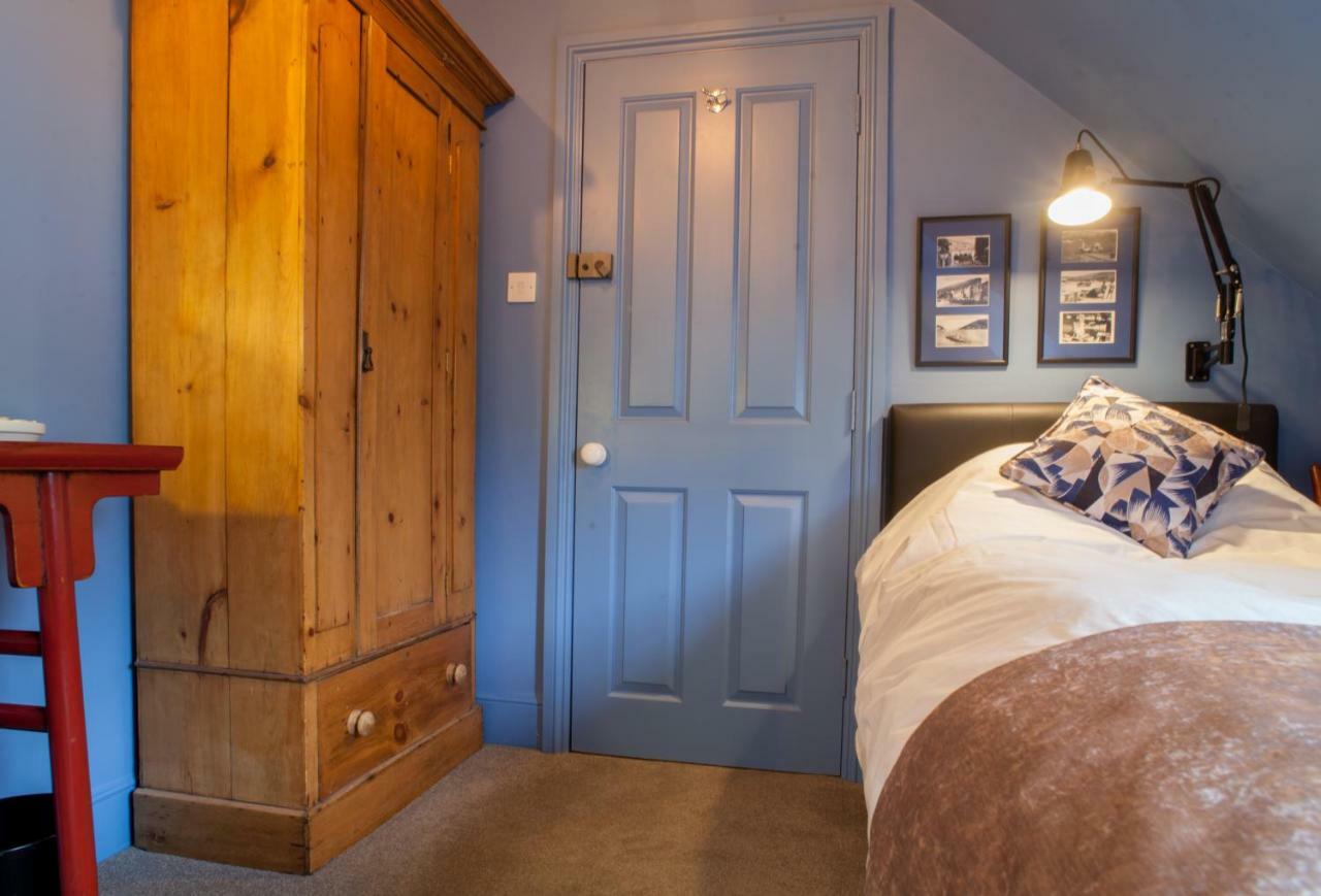 Hill View House Bed and Breakfast Dartmouth Exteriör bild